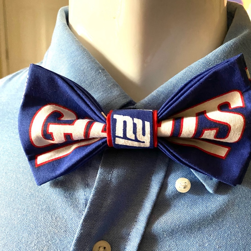 New York Giants bow tie